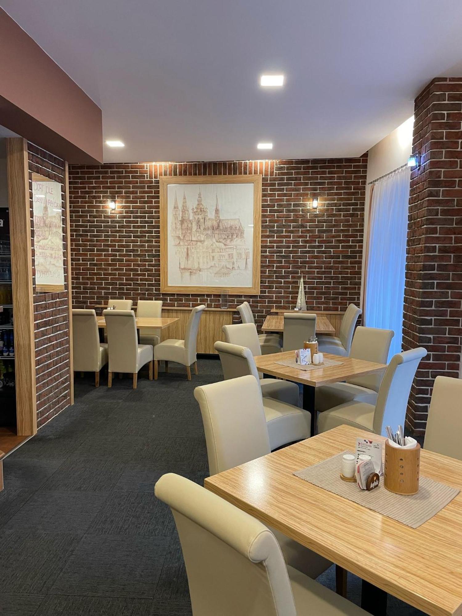 Hotel U Mesta Prahy 纳霍德 外观 照片