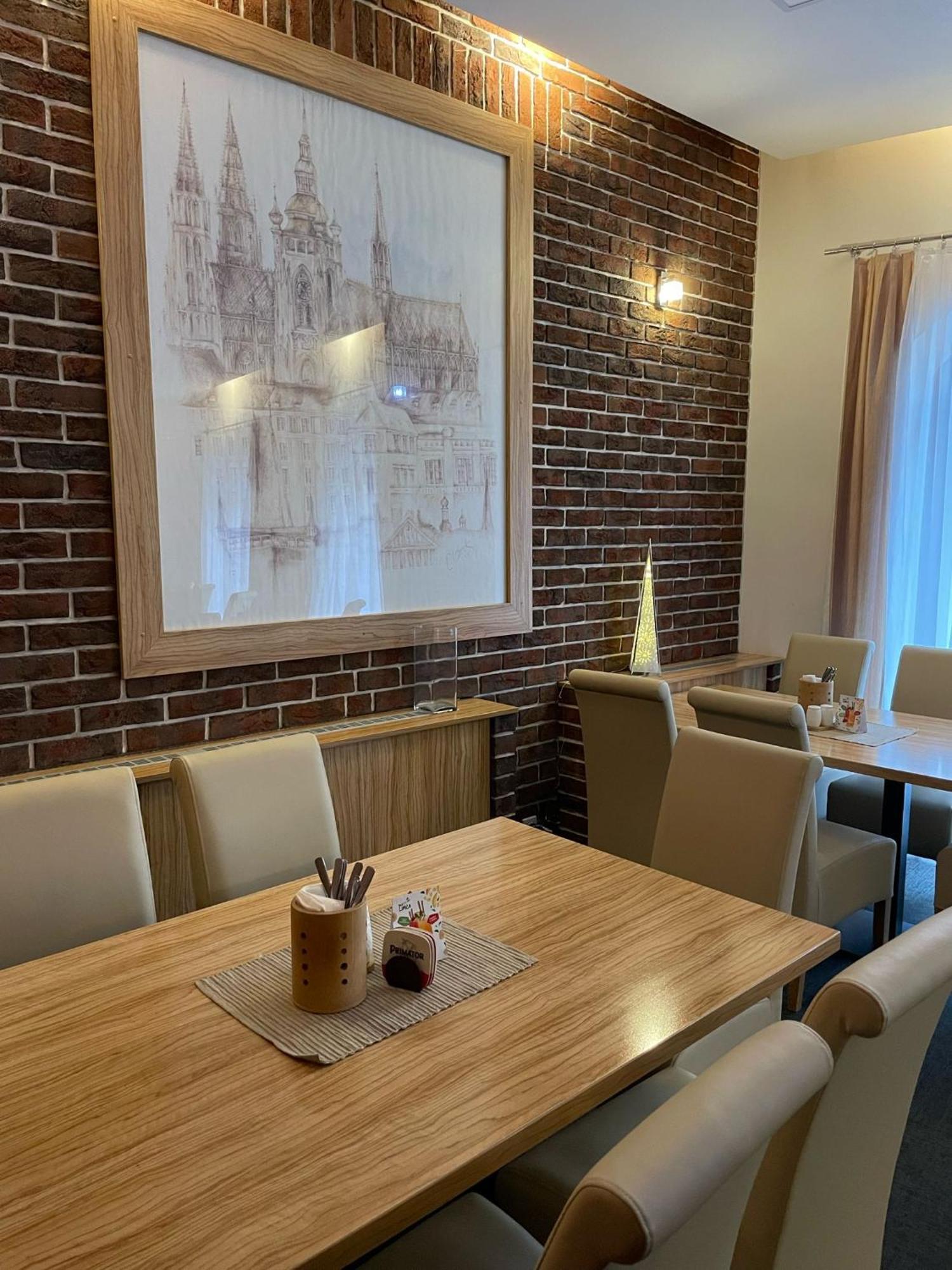 Hotel U Mesta Prahy 纳霍德 外观 照片
